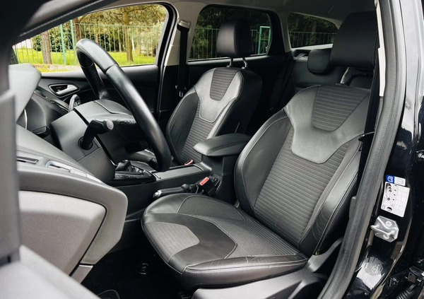 Ford Focus cena 35900 przebieg: 104000, rok produkcji 2015 z Radzymin małe 781